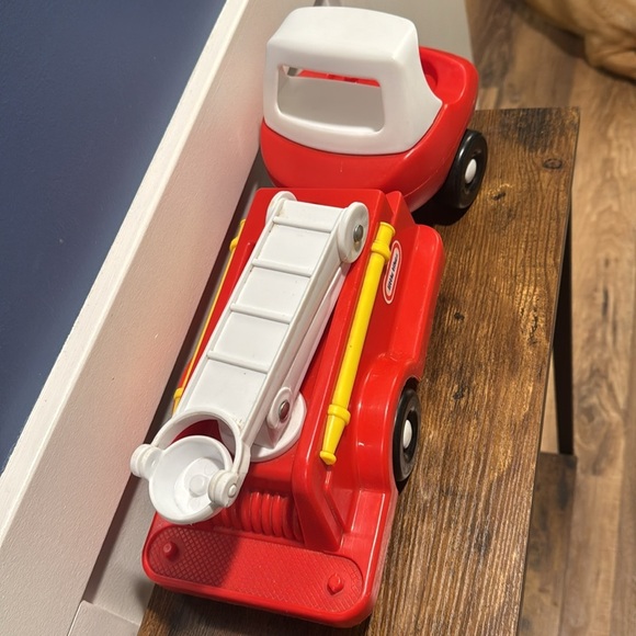 Vintage little tikes fire engine red with white ladder - Picture 2 of 10